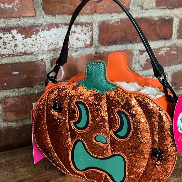 Betsy Johnson glow-in-the-dark pumpkin pocketbook, different face on each side - Picture 10 of 13